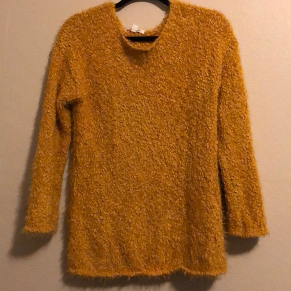 BB Dakota Debra Boucle Yarn Sweater - Picture 3 of 5